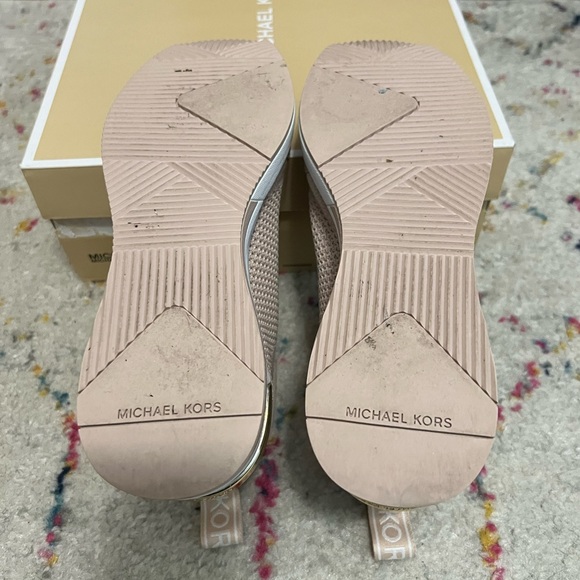Like New Michael Kors Willis Wedge Trainer - Soft Pink Sz 7M - Picture 4 of 6